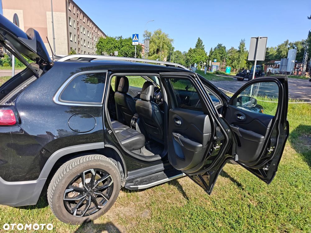 Jeep Cherokee - 8
