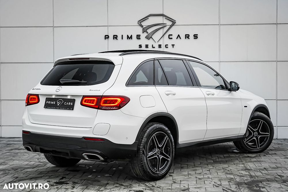 Mercedes-Benz GLC 300 e 4MATIC - 3