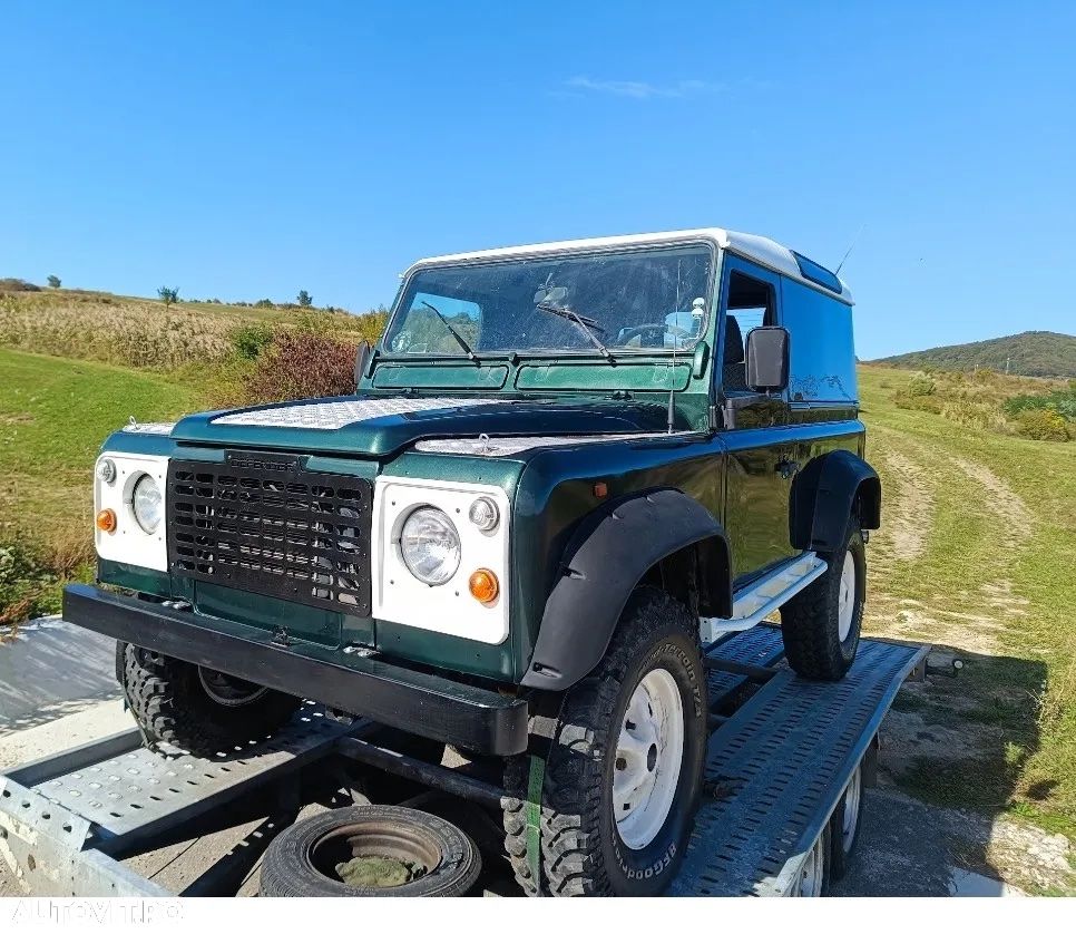 Land Rover Defender - 3