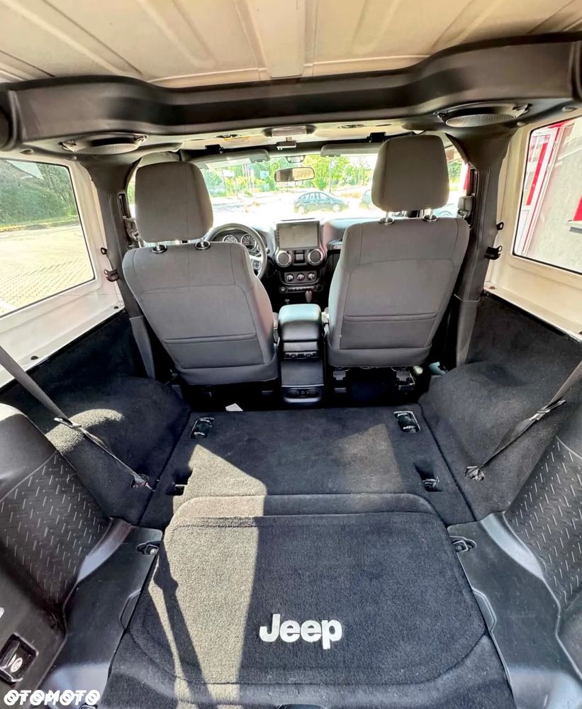 Jeep Wrangler - 9