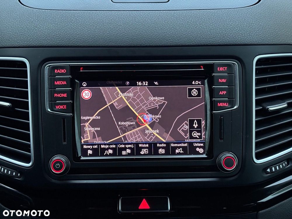 Volkswagen Sharan 1.4 TSI BMT Highline DSG - 23