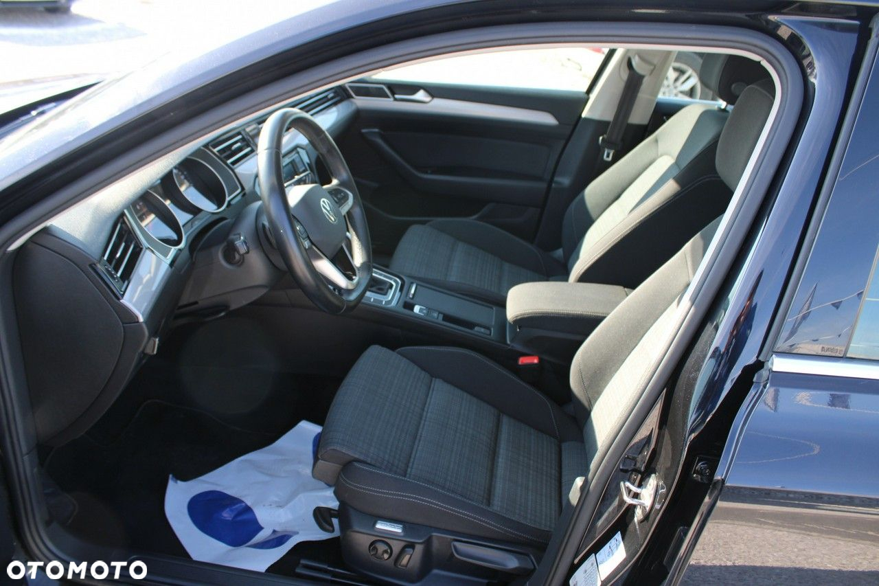 Volkswagen Passat - 10