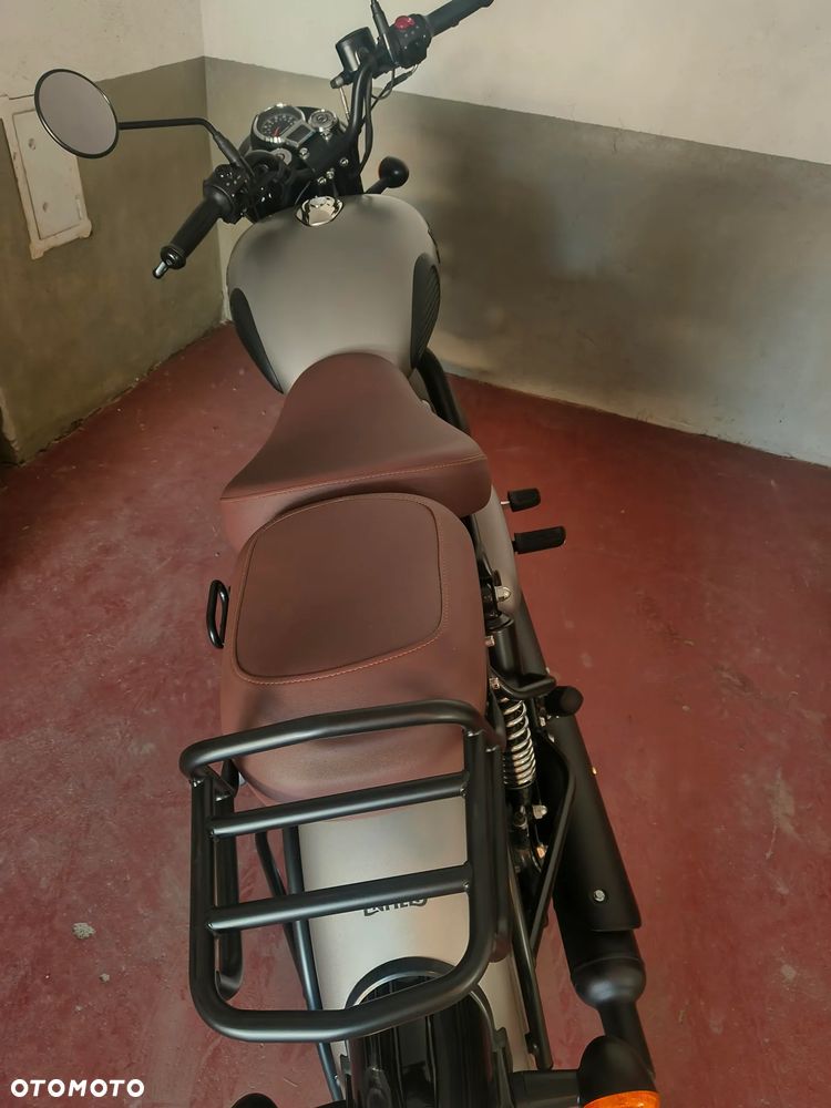 Royal Enfield Classic - 4