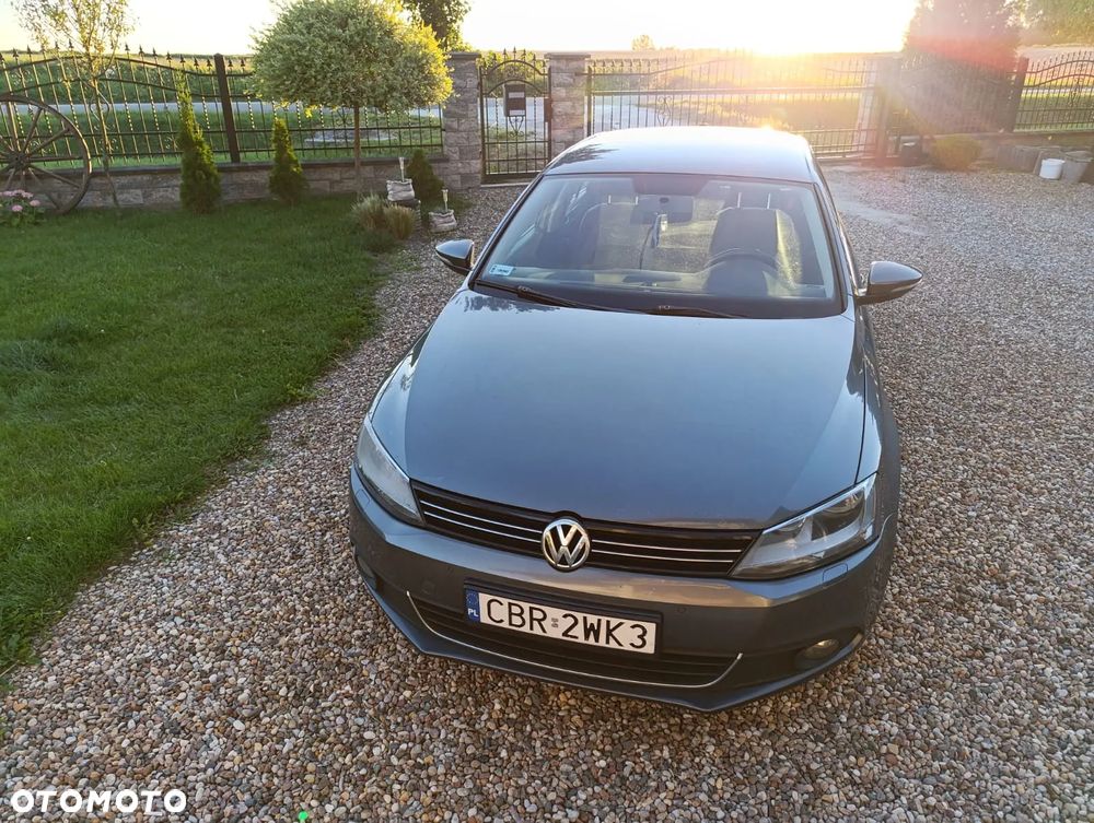 Volkswagen Jetta - 6