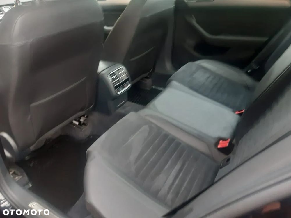 Volkswagen Passat 2.0 TDI BMT Highline - 9