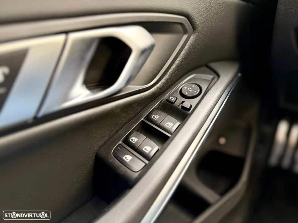 BMW 320 e Pack M Auto - 17