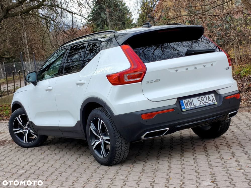 Volvo XC 40 T5 AWD Geartronic R-Design - 3