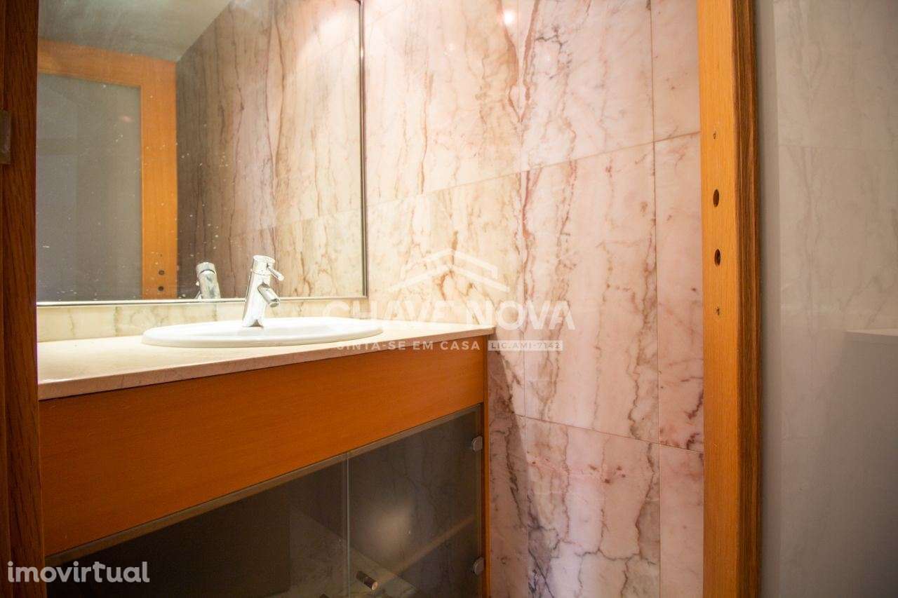 Moradia em Mafamude junto a Santo Ovídeo - Grande imagem: 4/25