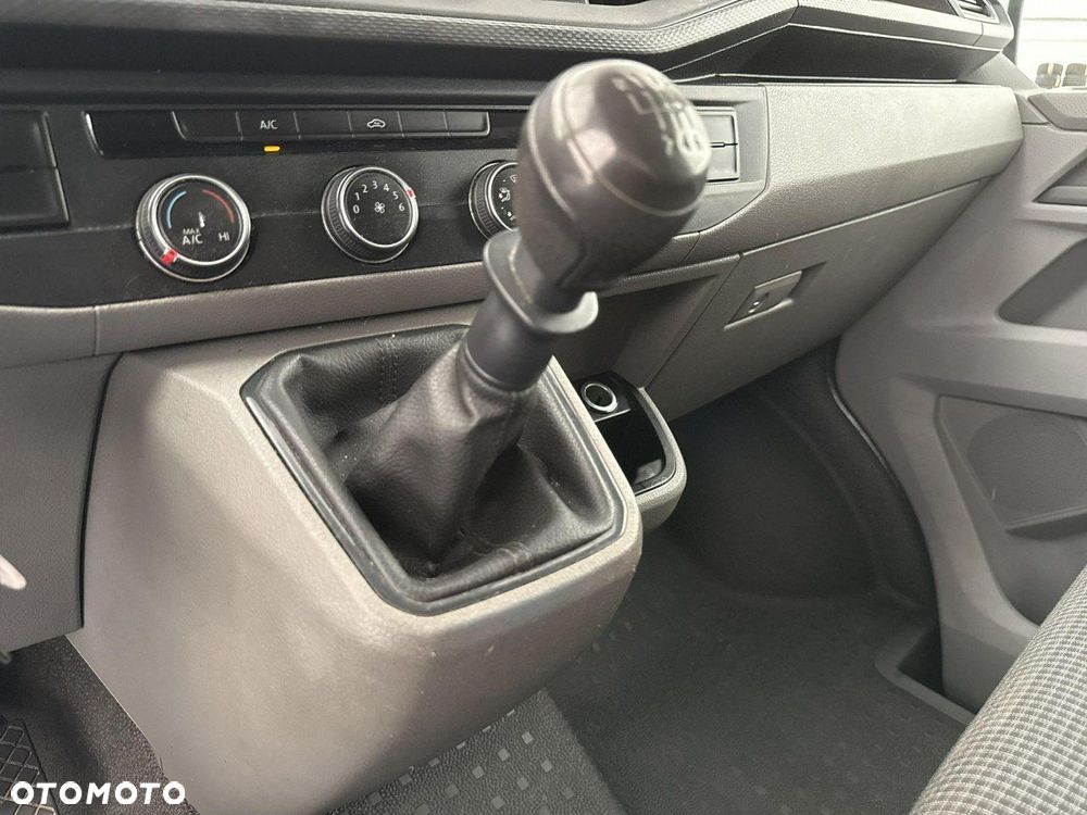 Volkswagen Transporter - 16