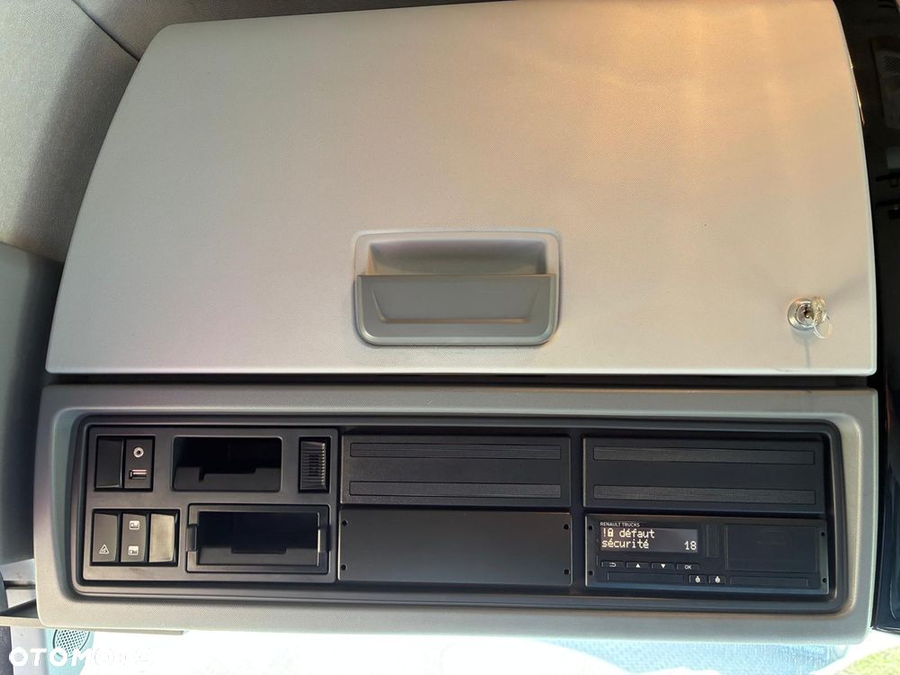 Renault T520 EVO SLEEPER CAB - 20