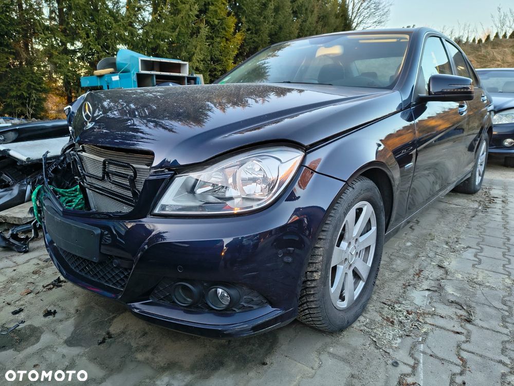 Mercedes-Benz Klasa C 180 CGI BlueEFFICIENCY - 3