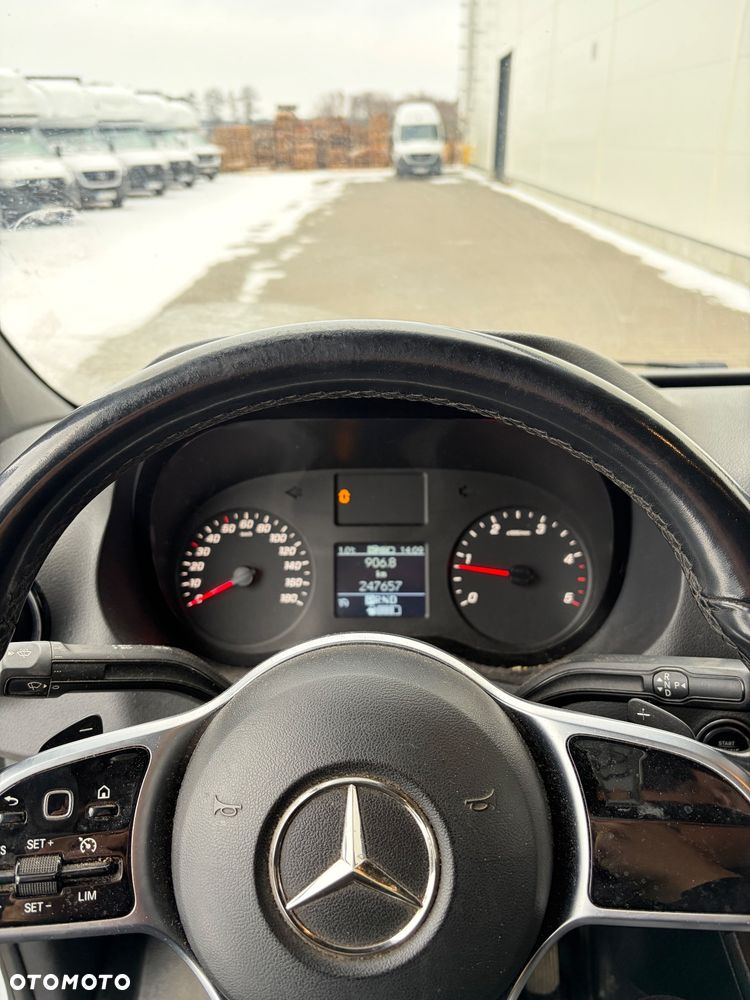 Mercedes-Benz Sprinter - 10