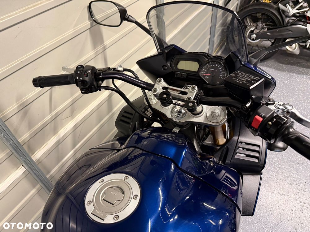 Yamaha FZ - 8
