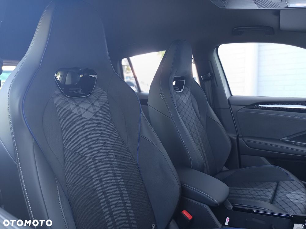 Volkswagen Tiguan - 11