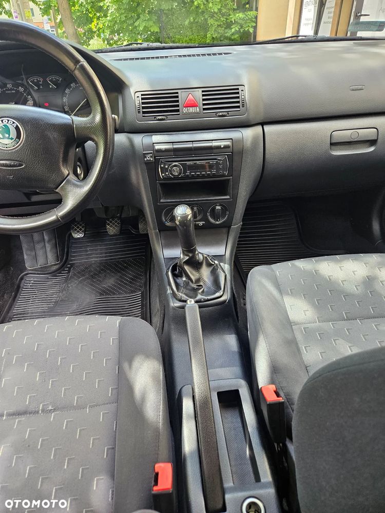 Skoda Octavia 1.6 Tour - 15