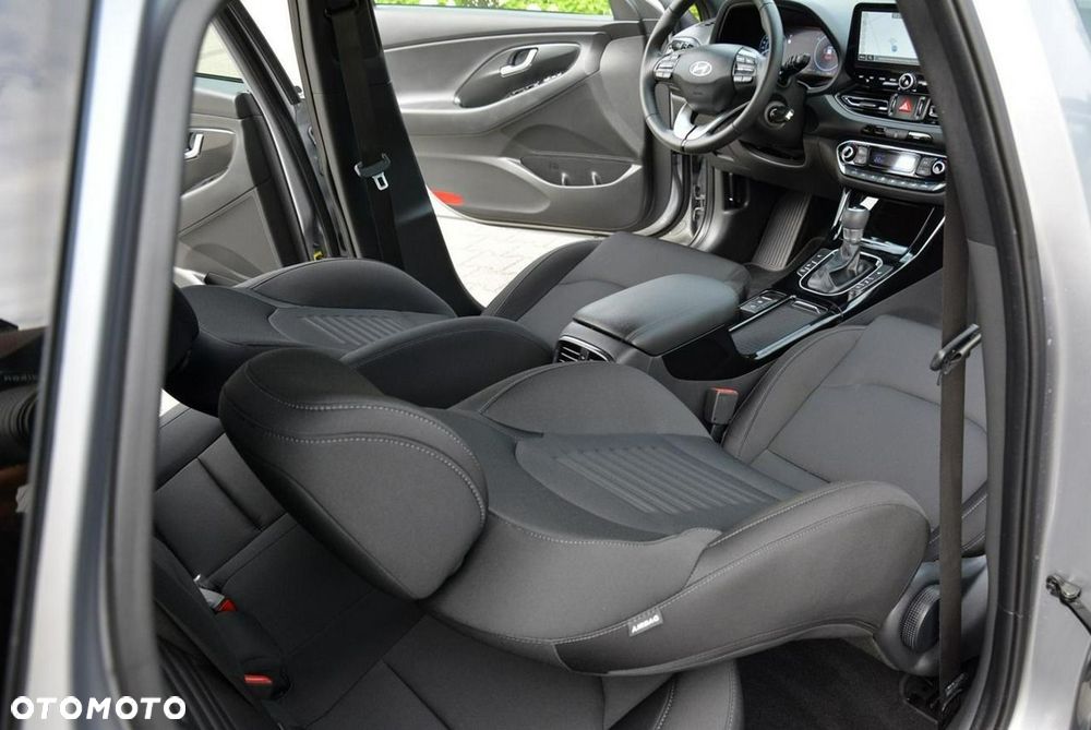 Hyundai i30 1.5 T-GDI 48V-Hybrid DCT Advantage - 17