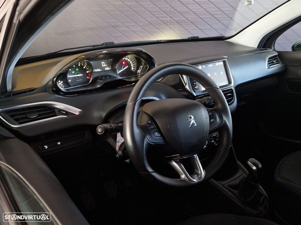 Peugeot 208 1.2 PureTech Signature - 7