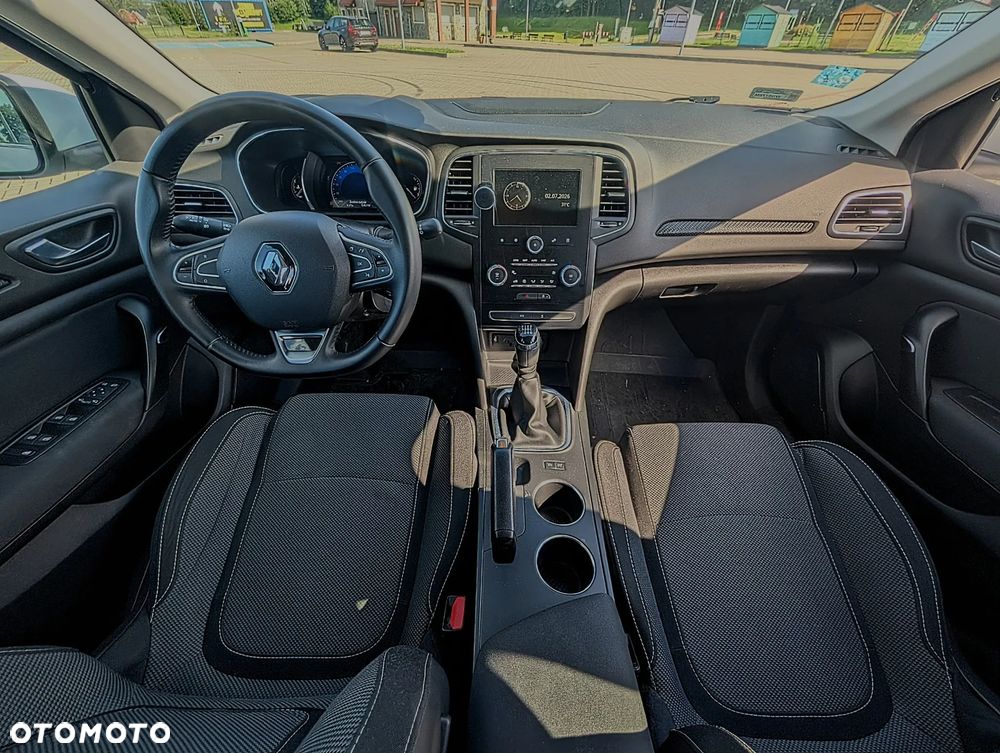 Renault Megane 1.5 Blue dCi Zen - 10