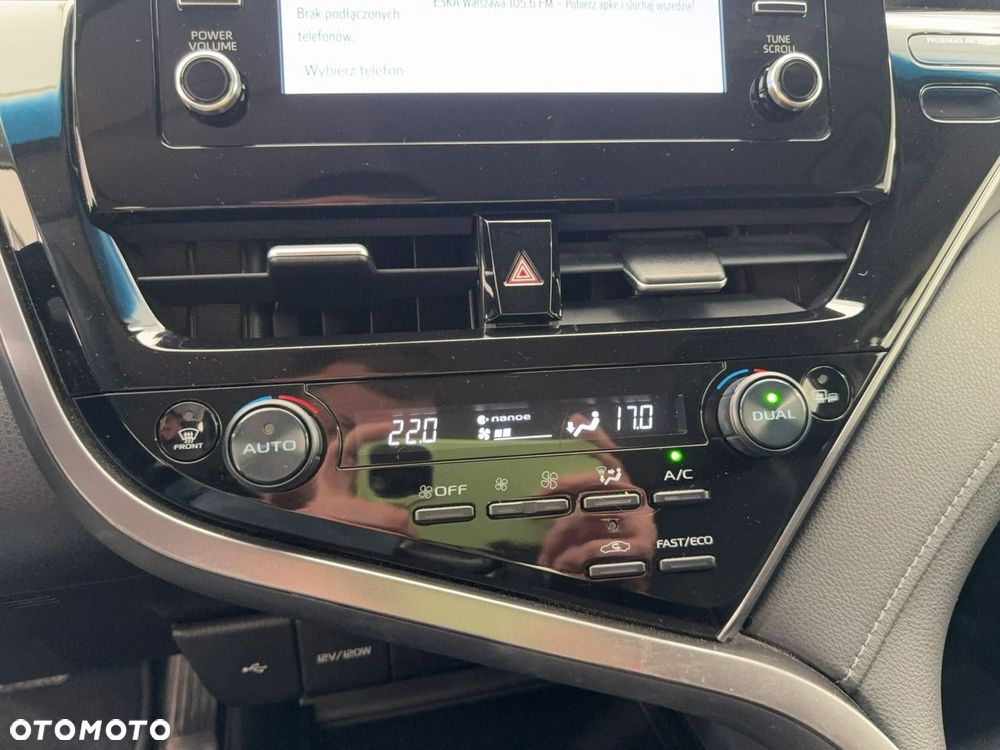 Toyota Camry - 22