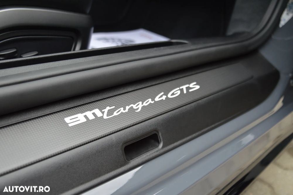 Porsche 911 Targa 4 GTS PDK - 21