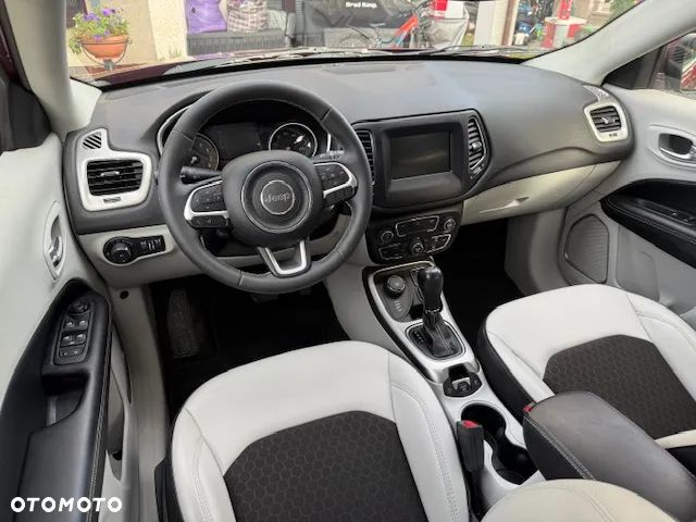 Jeep Compass - 11