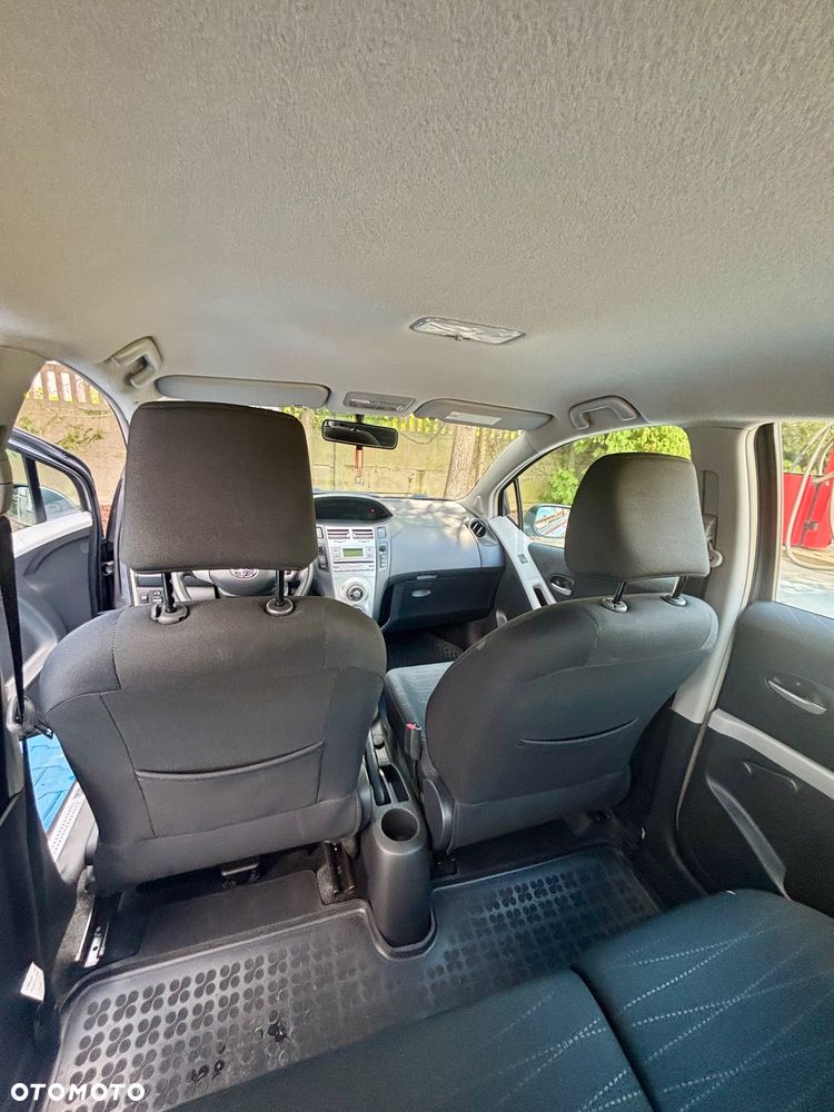 Toyota Yaris 1.3 Luna A/C - 12
