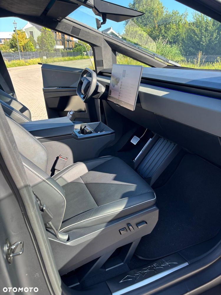 Tesla Cybertruck - 6