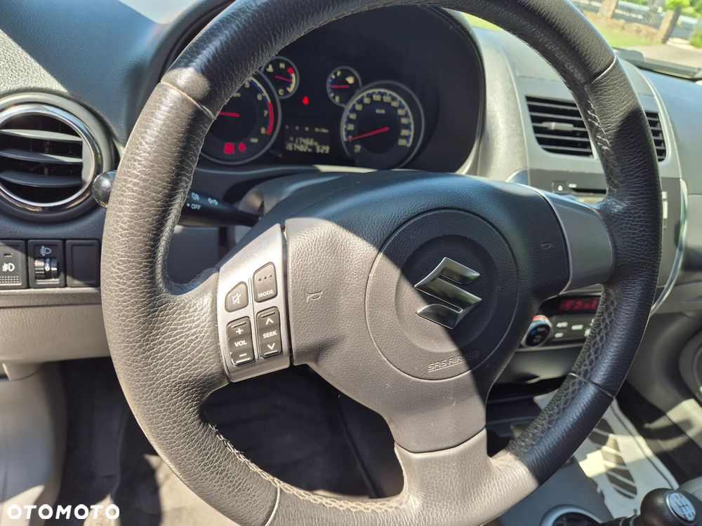 Suzuki SX4 1.6 Comfort Plus 4WD - 14