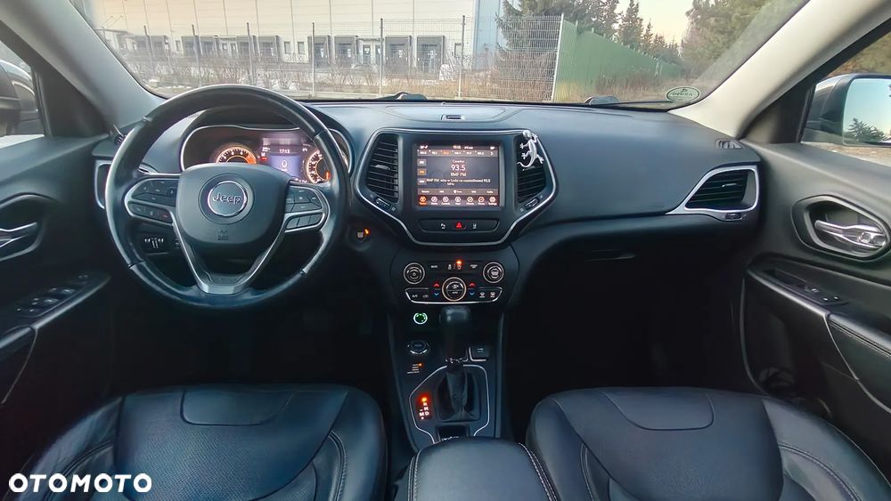 Jeep Cherokee - 11