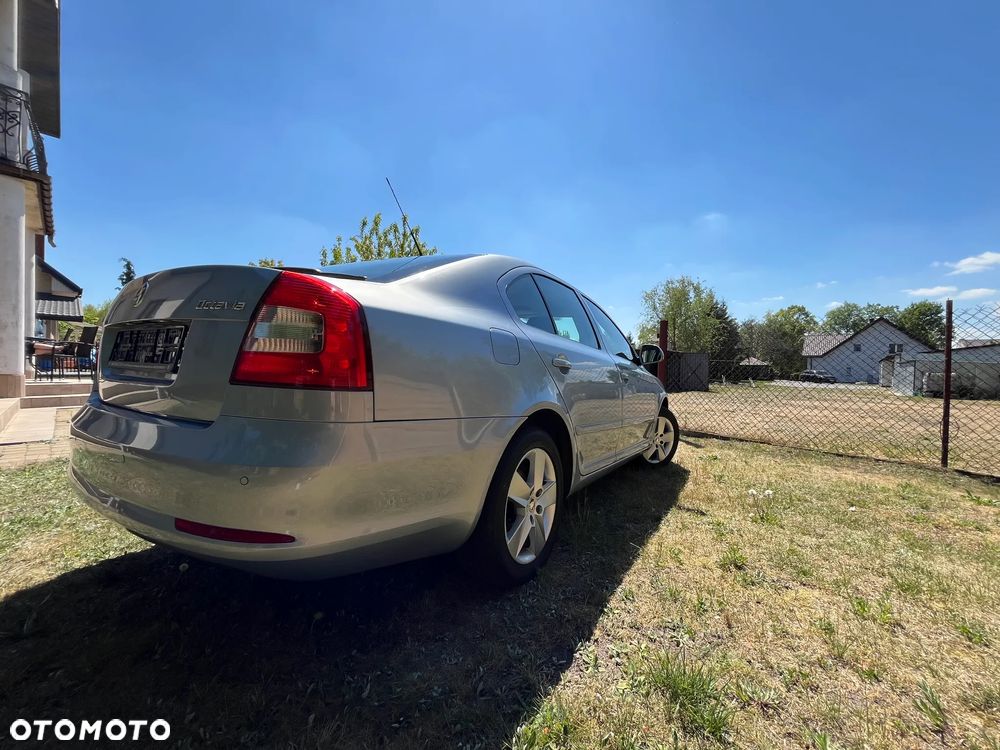 Skoda Octavia 1.6 Ambition - 17