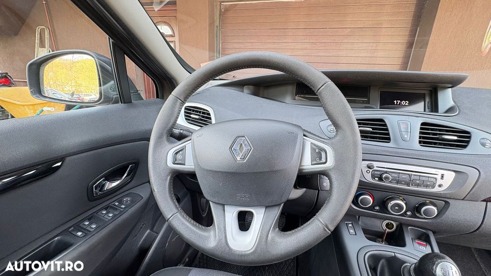 Renault Scenic 1.5 dCi Luxe Privilege - 11