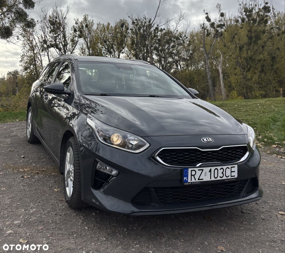 Kia Ceed - 8