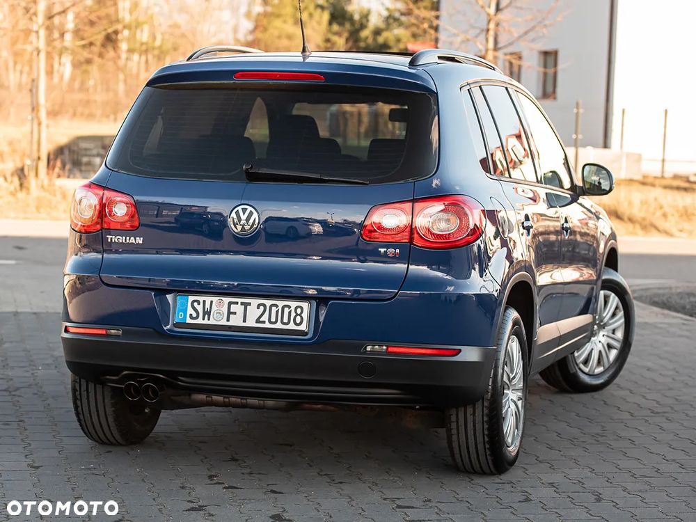 Volkswagen Tiguan - 12