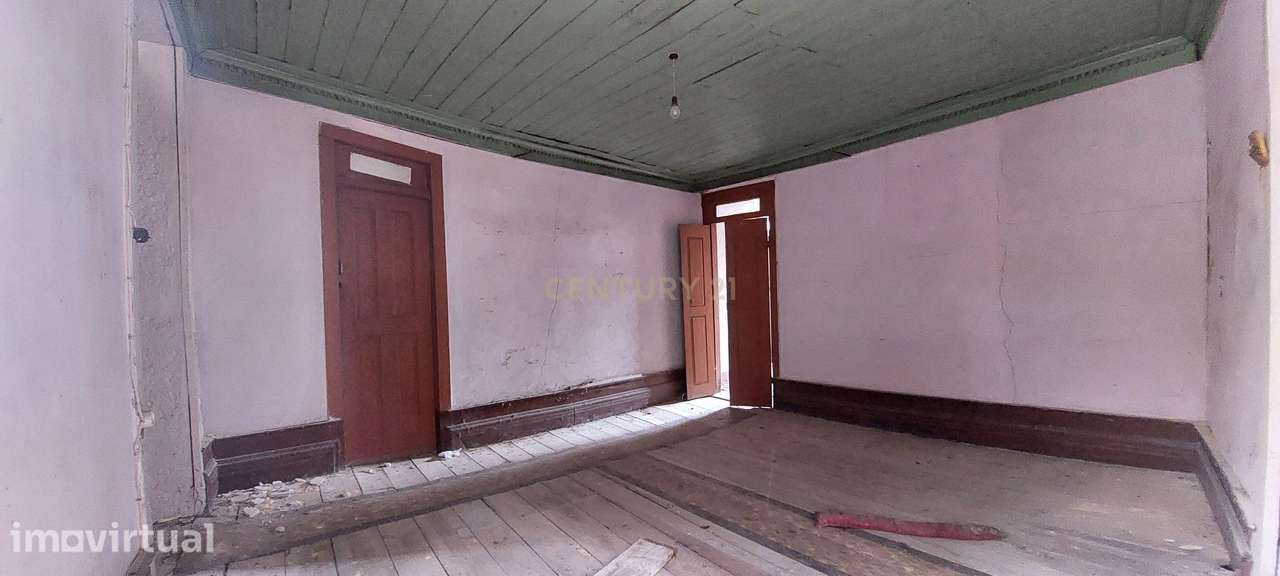 Casa Rústica em Moimenta da Beira com Jardim e Adega - Grande imagem: 2/28