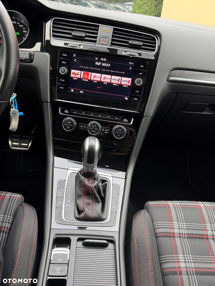 Volkswagen Golf GTI (BlueMotion Technology) DSG - 21