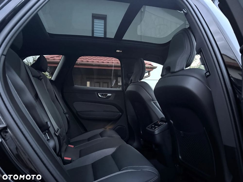 Volvo XC 60 B5 B AWD Geartronic RDesign - 12