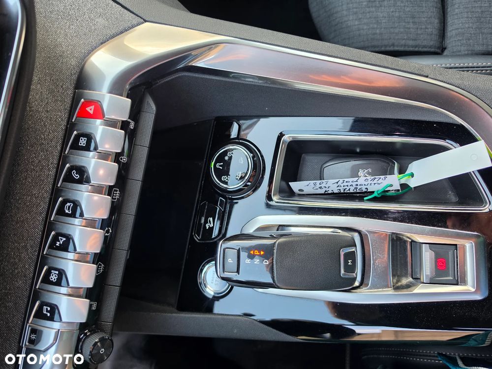 Peugeot 5008 1.2 PureTech GT Pack S&S EAT8 - 17