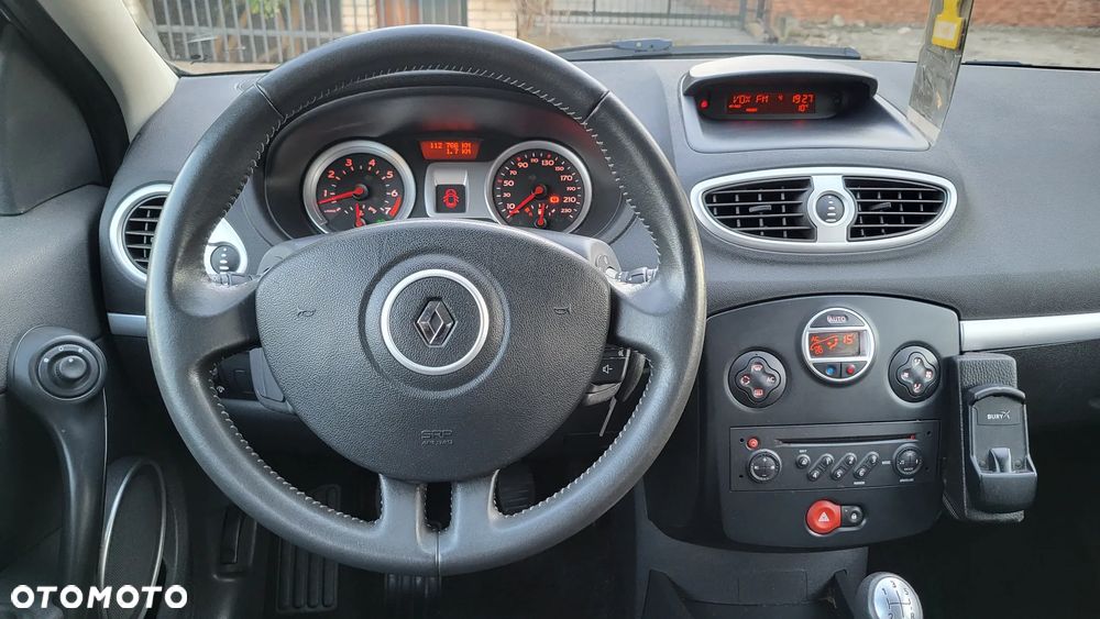 Renault Clio - 10