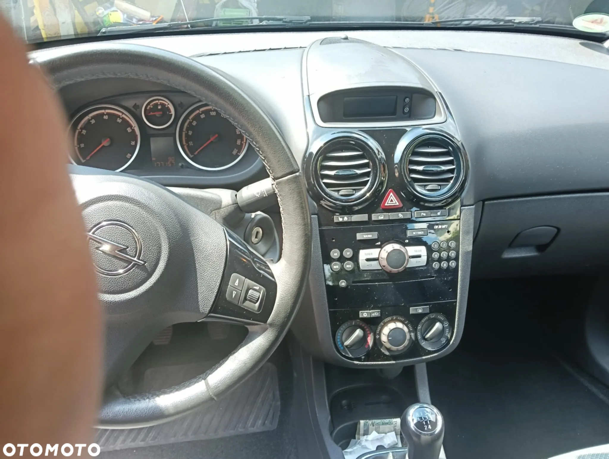 Opel Corsa 1.4 16V Cosmo - 3