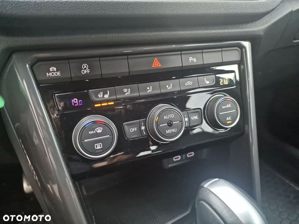 Volkswagen T-Roc - 22