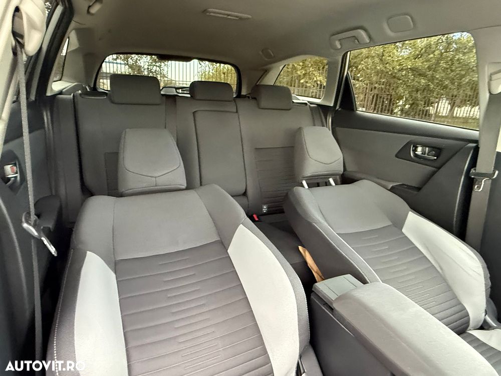 Toyota Auris 1.8 L VVT-i Hybrid Sol + - 26