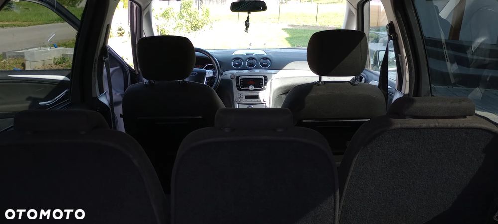 Ford Galaxy - 8