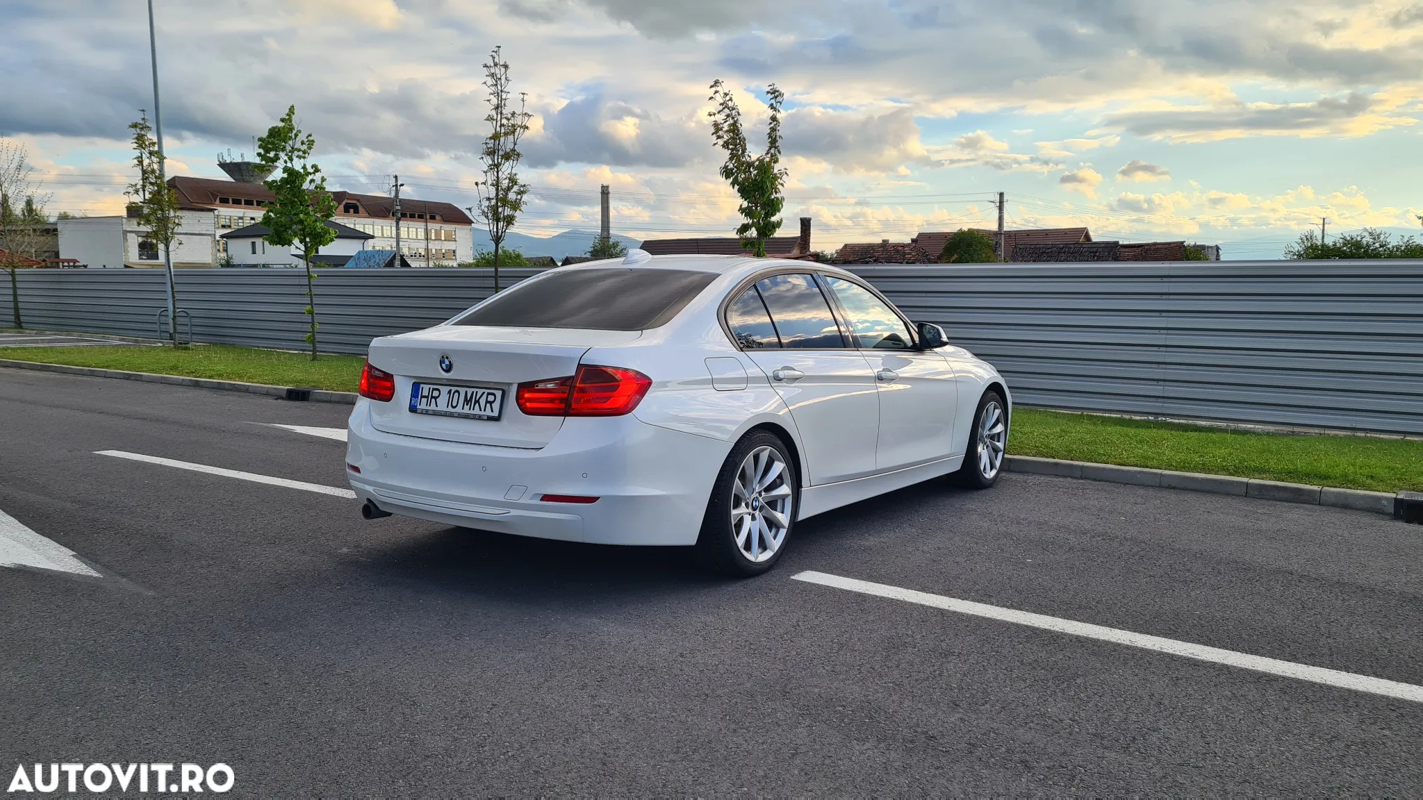 BMW Seria 3 316d - 8