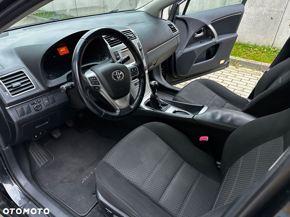 Toyota Avensis Combi 2.0 D-4D - 10
