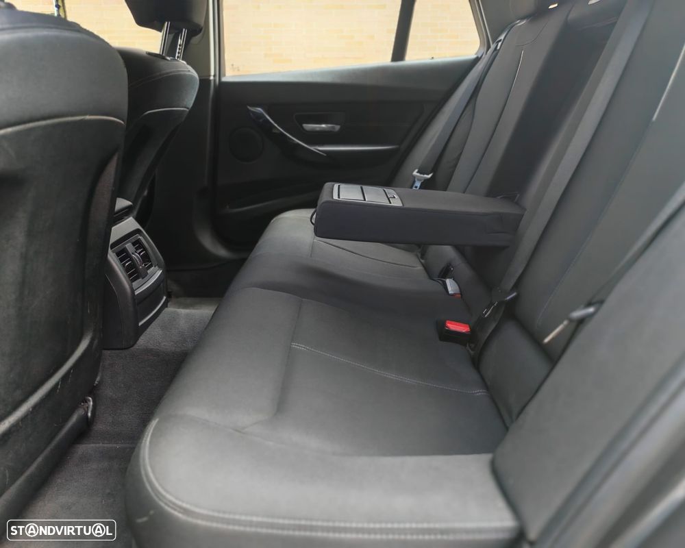 BMW 318 d Line Sport - 8