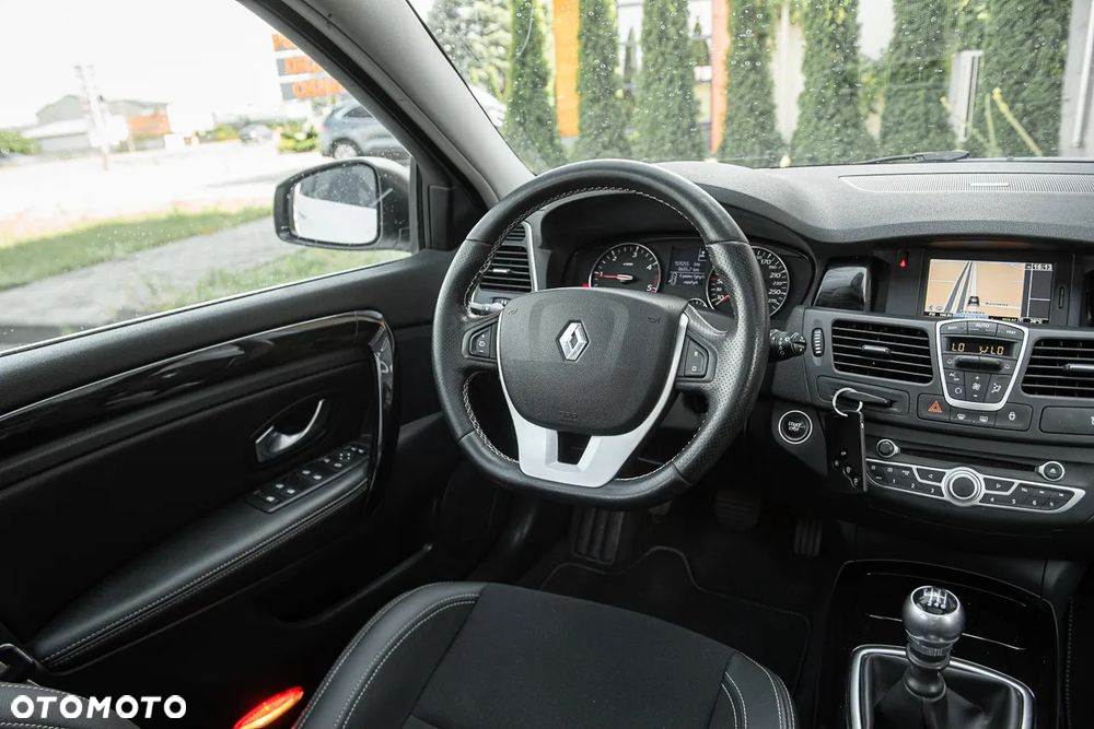 Renault Laguna dCi 150 FAP Start-Stop Bose Edition - 15