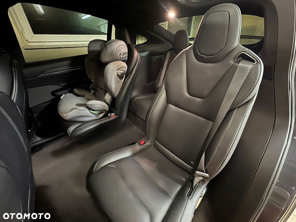 Tesla Model X - 26