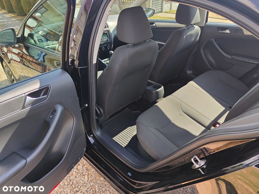 Volkswagen Jetta 2.0 TDI DPF BMT Trendline - 27