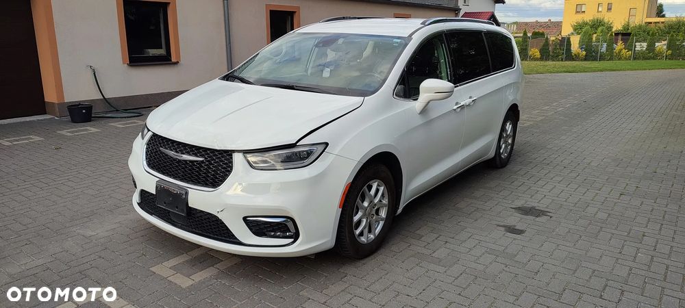Chrysler Pacifica - 8
