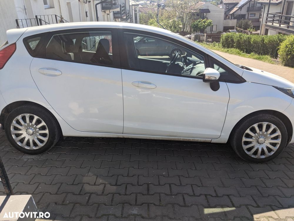 Ford Fiesta - 2